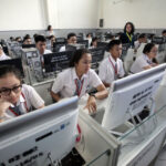 SimulasiCAT.ID - Polemik TKA 2025: Bolehkah Menggunakan Laptop, Chromebook, atau HP saat Pelaksanaan TKA?