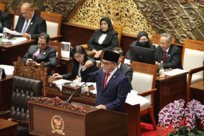 SimulasiCAT.ID - Aspirasi Peralihan Status PPPK ke PNS Menguat, DPR Siap Bahas dalam Revisi UU ASN